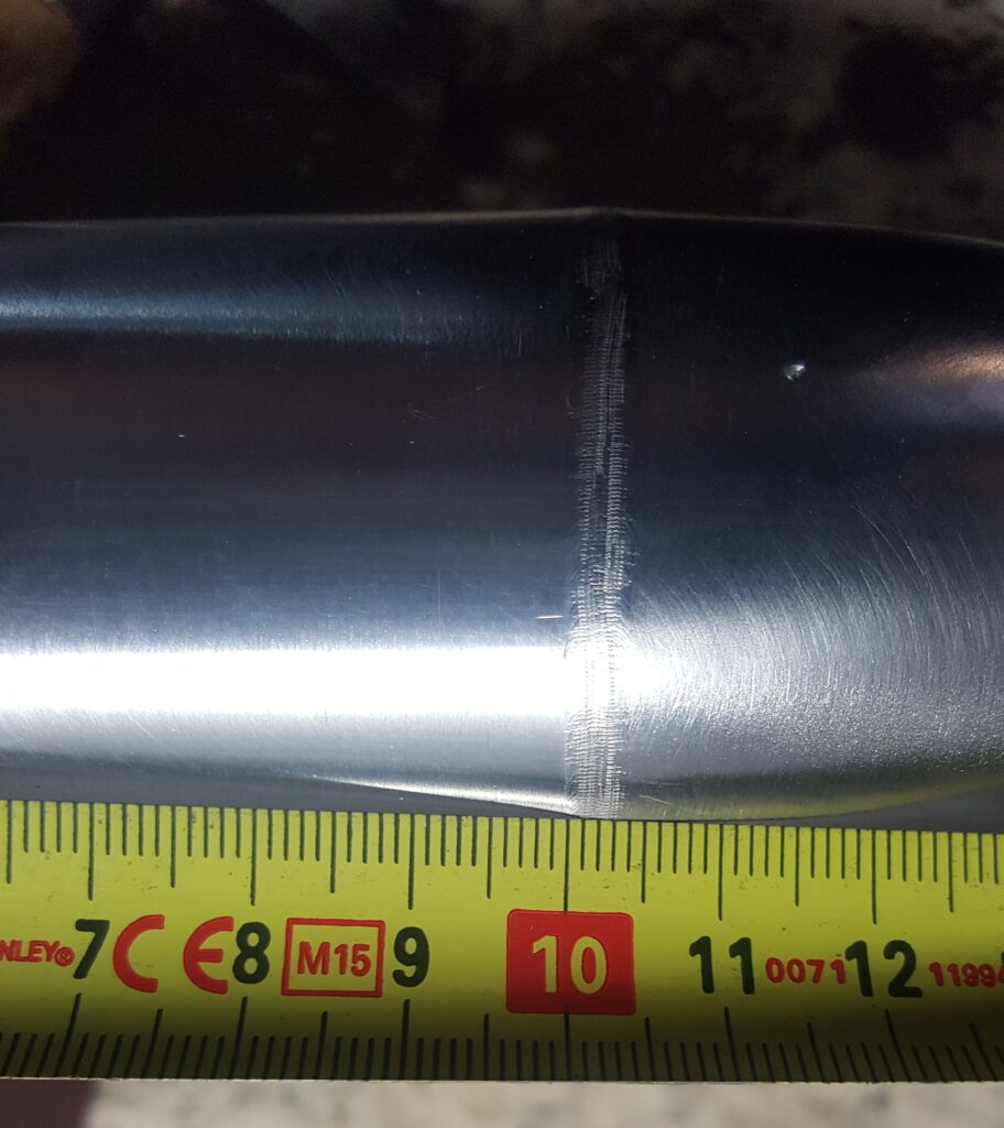 Spaw o szerokości około 3 mm na rurze DN 50 — zdjęcie 1